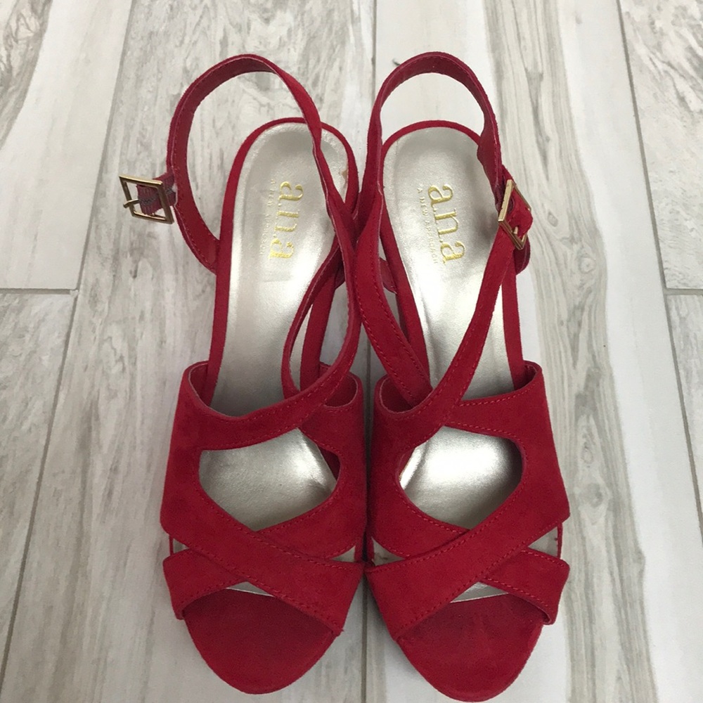 Red Open Toe Wedges!!